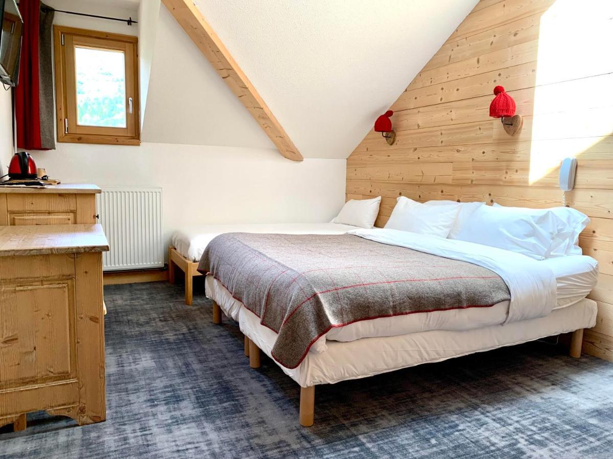 Hotel Lac Bleu 1650 Saint-Francois-Longchamp Bagian luar foto