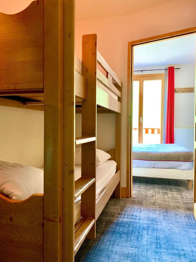 Hotel Lac Bleu 1650 Saint-Francois-Longchamp Bagian luar foto