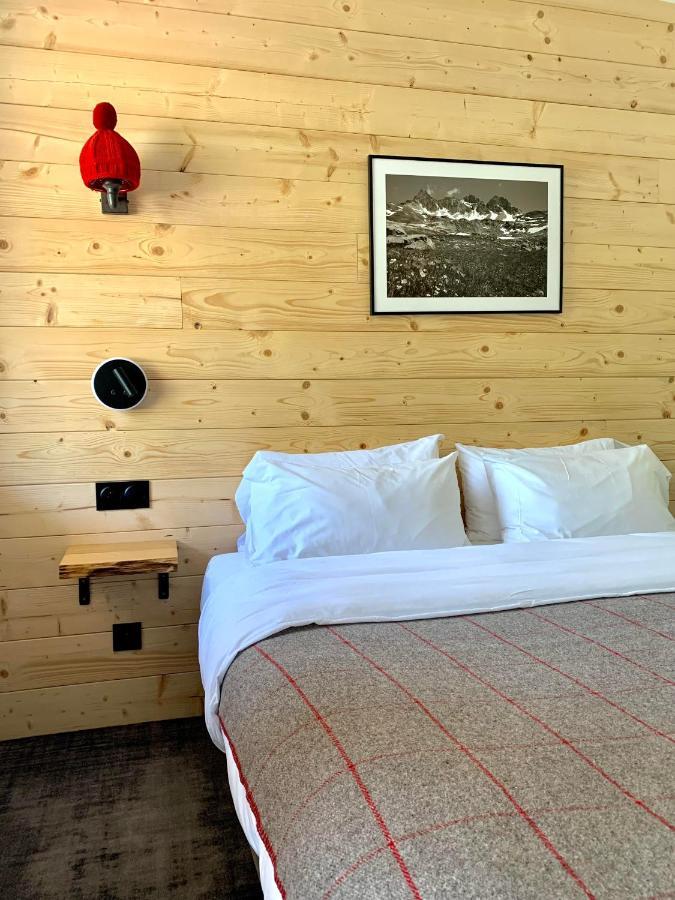 Hotel Lac Bleu 1650 Saint-Francois-Longchamp Bagian luar foto
