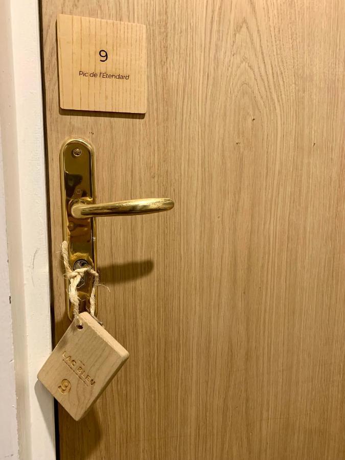 Hotel Lac Bleu 1650 Saint-Francois-Longchamp Bagian luar foto