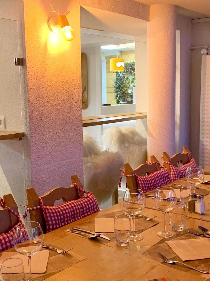 Hotel Lac Bleu 1650 Saint-Francois-Longchamp Bagian luar foto